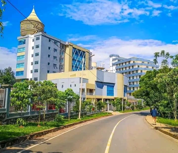 eric_turin3740's tweet photo. Gasabo is one of the three districts of Kigali City, known for its growing population, businesses, institutions, and residential communities. It plays an important role in Rwanda’s social and economic development.@CityofKigali @RwandaLocalGov @RwandaInfra https://t.co/jeMcJN9Ehs