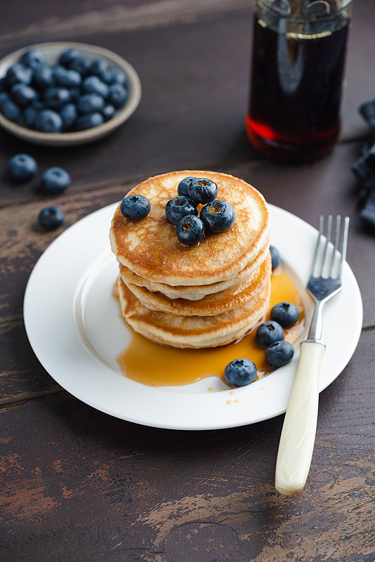 blues239004's tweet photo. Just had the most fluffy homemade pancakes with fresh berries and a drizzle of maple syrup—this breakfast hit so different on a lazy Sunday morning!， https://t.co/cw7QZT5p50