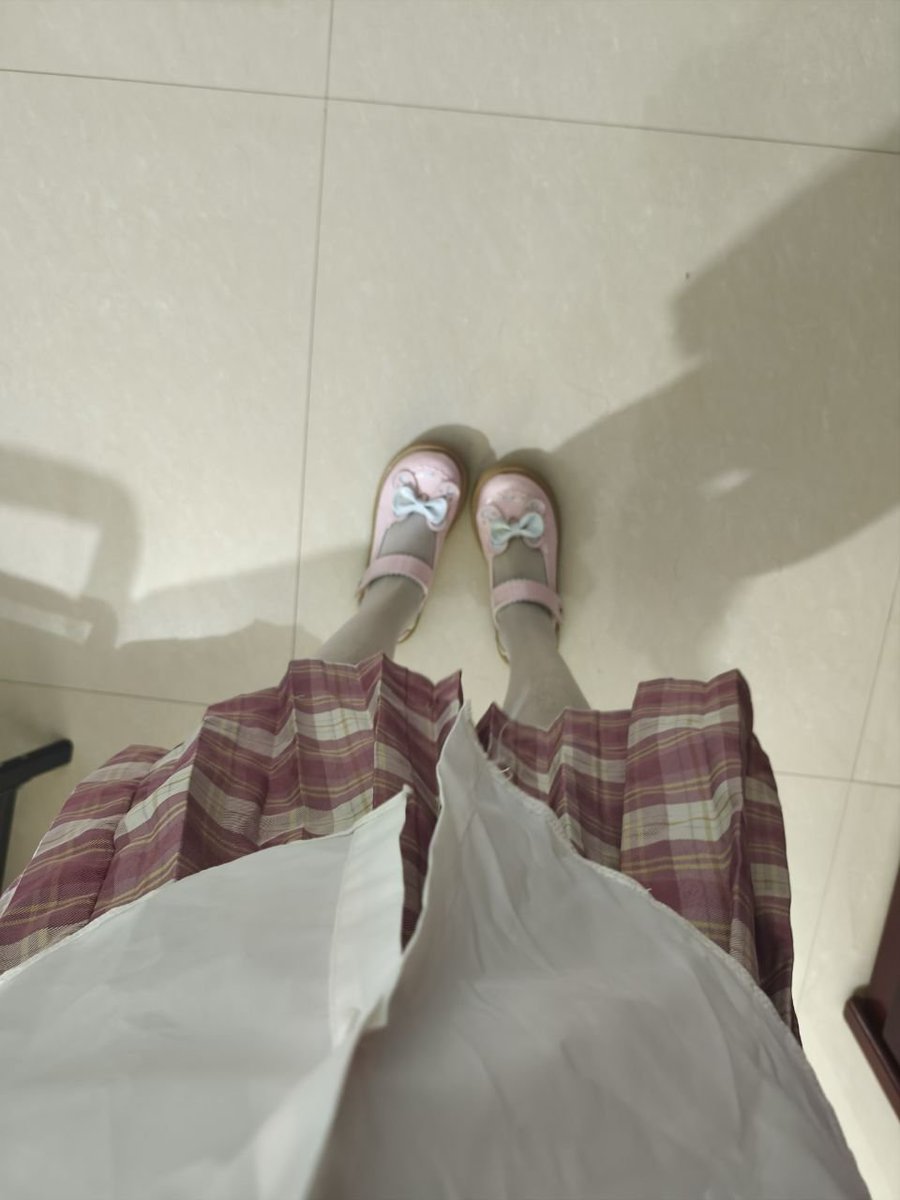 xiaoxiaojya's tweet photo. 嘿嘿，第一次女装~ https://t.co/Ntna87bFyi