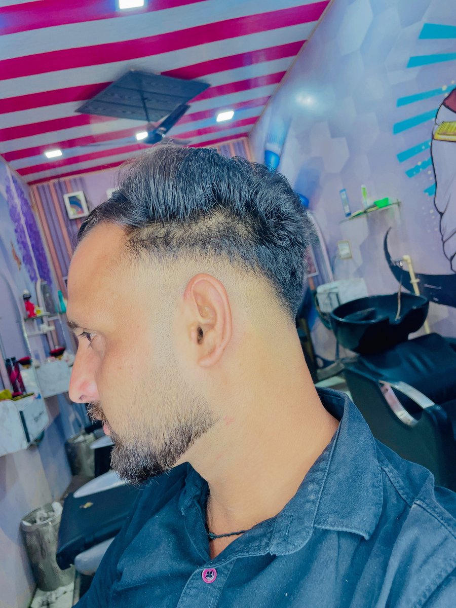 ninini1's tweet photo. RajBir Hair Salon with @itsdeepjolly and @rajbir_sonu__hair_slaon https://t.co/mTggxrRDIg