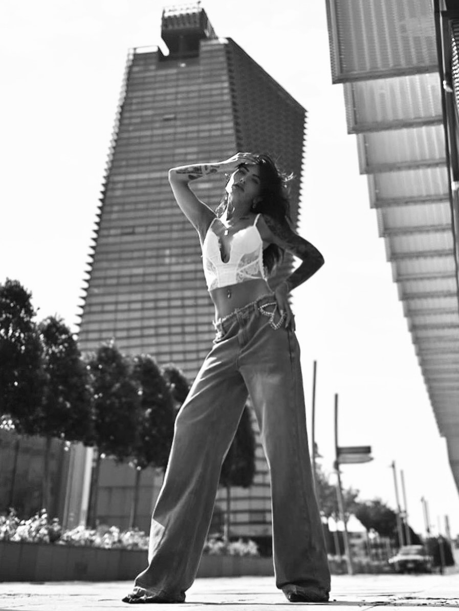CristianYoshi's tweet photo. BW street scenes in the city capture urban life at its rawest. https://t.co/JFwTV5p0h7