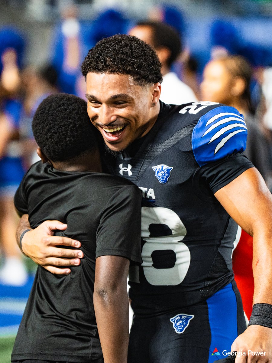 GeorgiaStateFB's tweet photo. That's a DUB 😄

#LightItBlue | #HistoryHappensHere https://t.co/ihp30FvQcx
