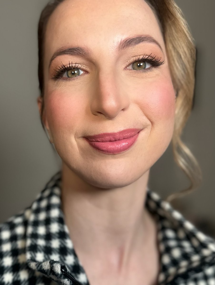 the_nenitho's tweet photo. I don’t wear much makeup normally” is what I often hear when clients sit in my chair. I see you, and I’ve got you. https://t.co/zm62E5smc9