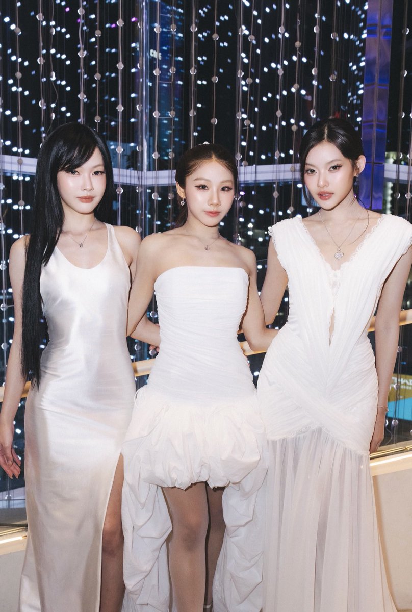 PIXXIEofficial_'s tweet photo. ˚‧º🧚🏻‍♀️ 𝑷𝒊𝑿𝑿𝒊𝑬 💫º‧˚

#PiXXiE
#PraewAwards2026xPiXXiE
#SiamParagonxPraewxPiXXiE
#PraewAwards2026 #SiamParagon https://t.co/qQyv2isW66
