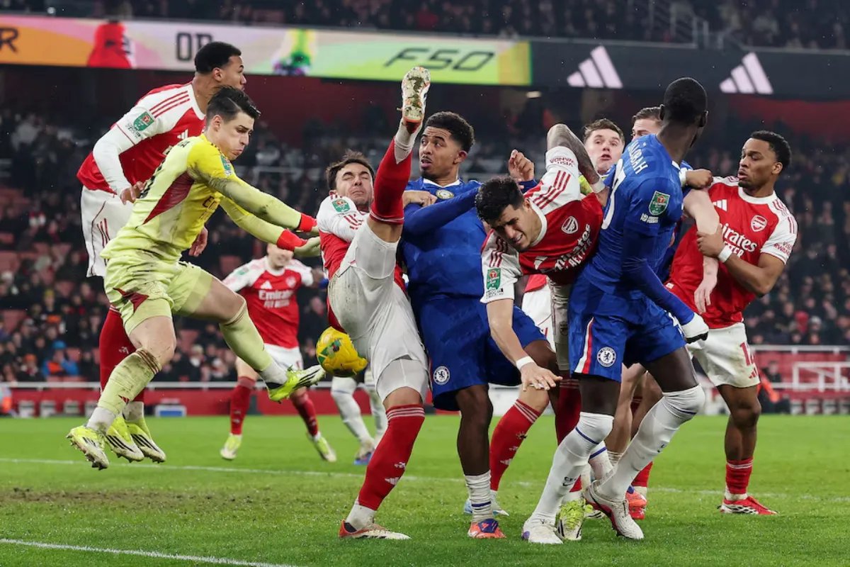 gilabola_ina's tweet photo. KUIS TEBAK SKOR PREMIER LEAGUE
ARSENAL VS CHELSEA
Syarat:
1. Follow @KelvinMP48
2. Like & RT tweet ini
3. Tulis tebakan kalian di kolom Komentar
4. kasih like & RT postingan yang di pinned di akun @KelvinMP48
Contoh jawaban: FT. Arsenal 0-0 Chelsea

Hadiah Rp100 ribu untuk 2 orang pemenang (Masing-masing Rp50 ribu).

kuis Ditutup 1 menit sebelum kick-off babak pertama.

Pemenang dipilih secara acak dan yang memenuhi syarat. Good luck 🙌