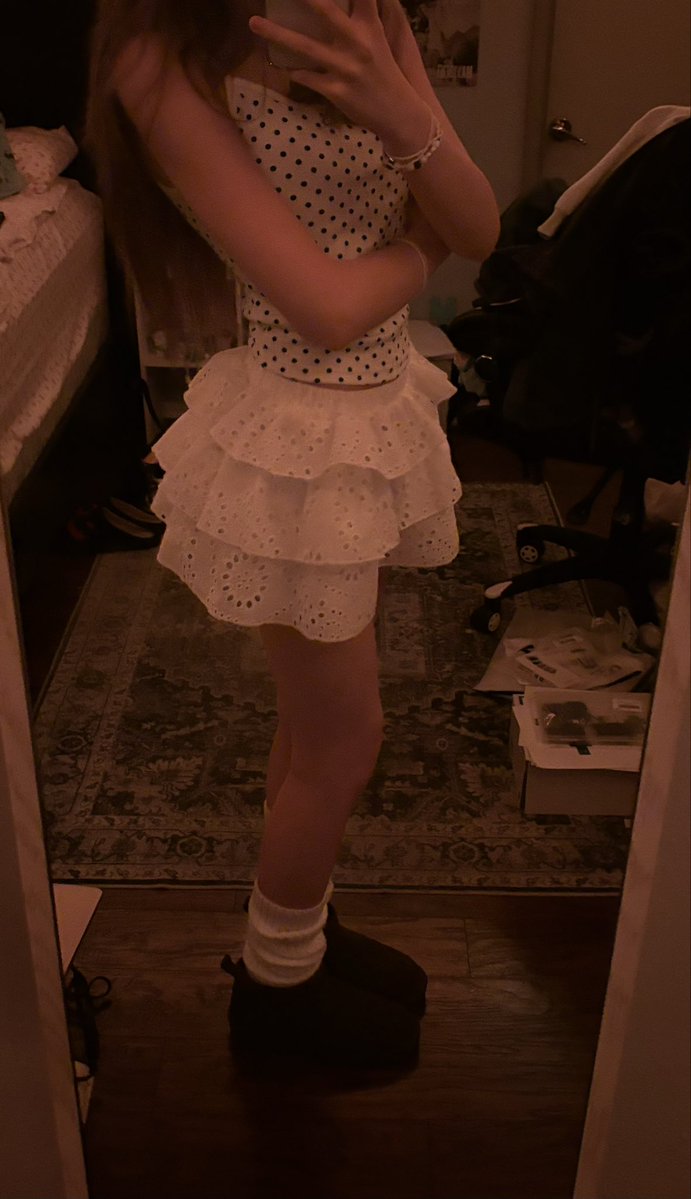 princ3ssma3's tweet photo. i wanna be someone's little girl :(( https://t.co/LOaA5FNgUC