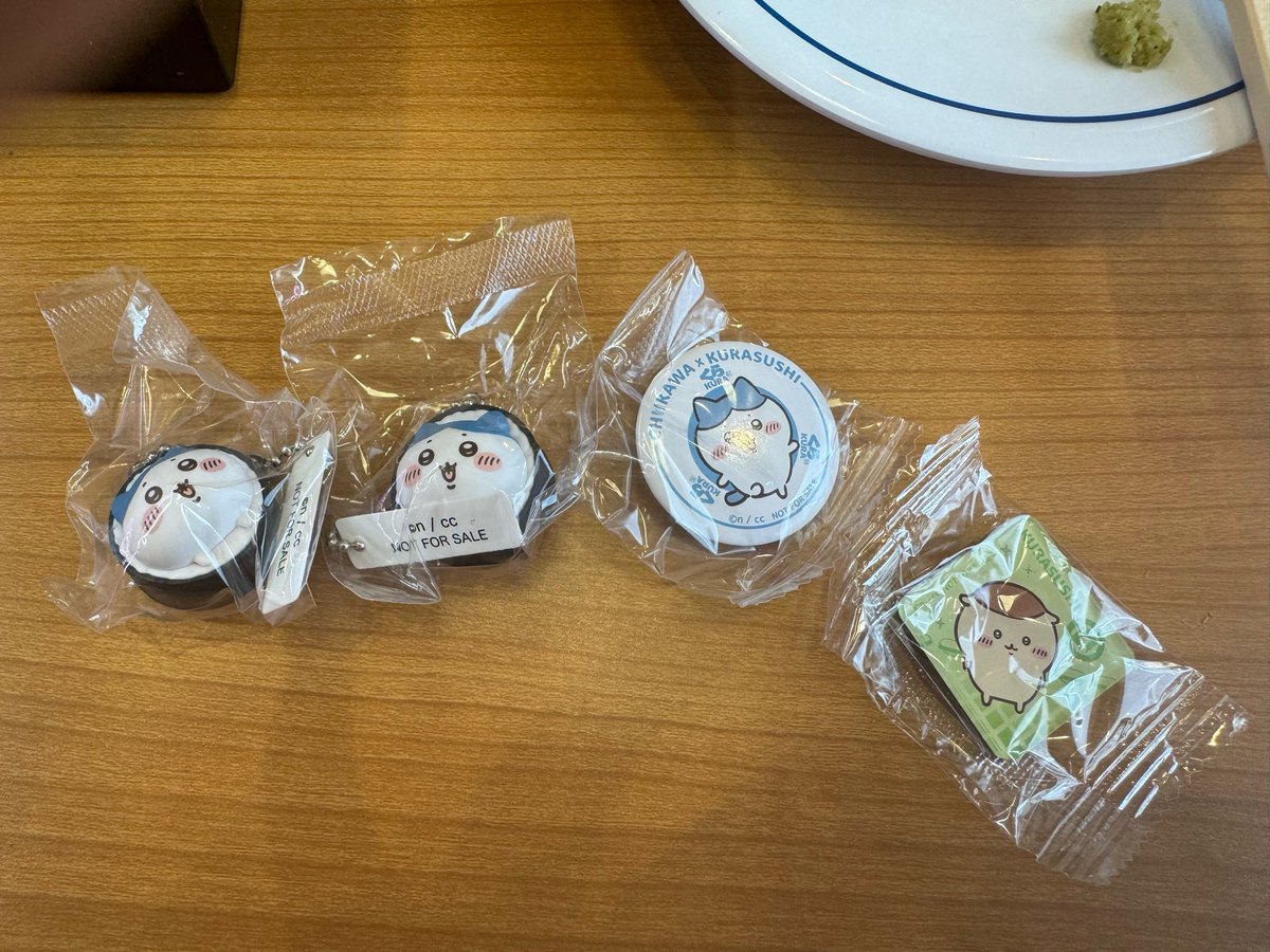 yu_mmng's tweet photo. くら寿司×ちいかわ　交換

【譲】
フィギュア/ ハチワレ×2
缶バッチ/ ハチワレ
マグネット/ 栗まんじゅう
【求】 
フィギュア/ ちいかわ、ももんが
缶バッチ/ ちいかわ、ももんが
マグネット/ ちいかわ

名古屋市内手渡し
もしくは郵送交換
気軽にお声がけお待ちしてます。 https://t.co/oaioqg7G59