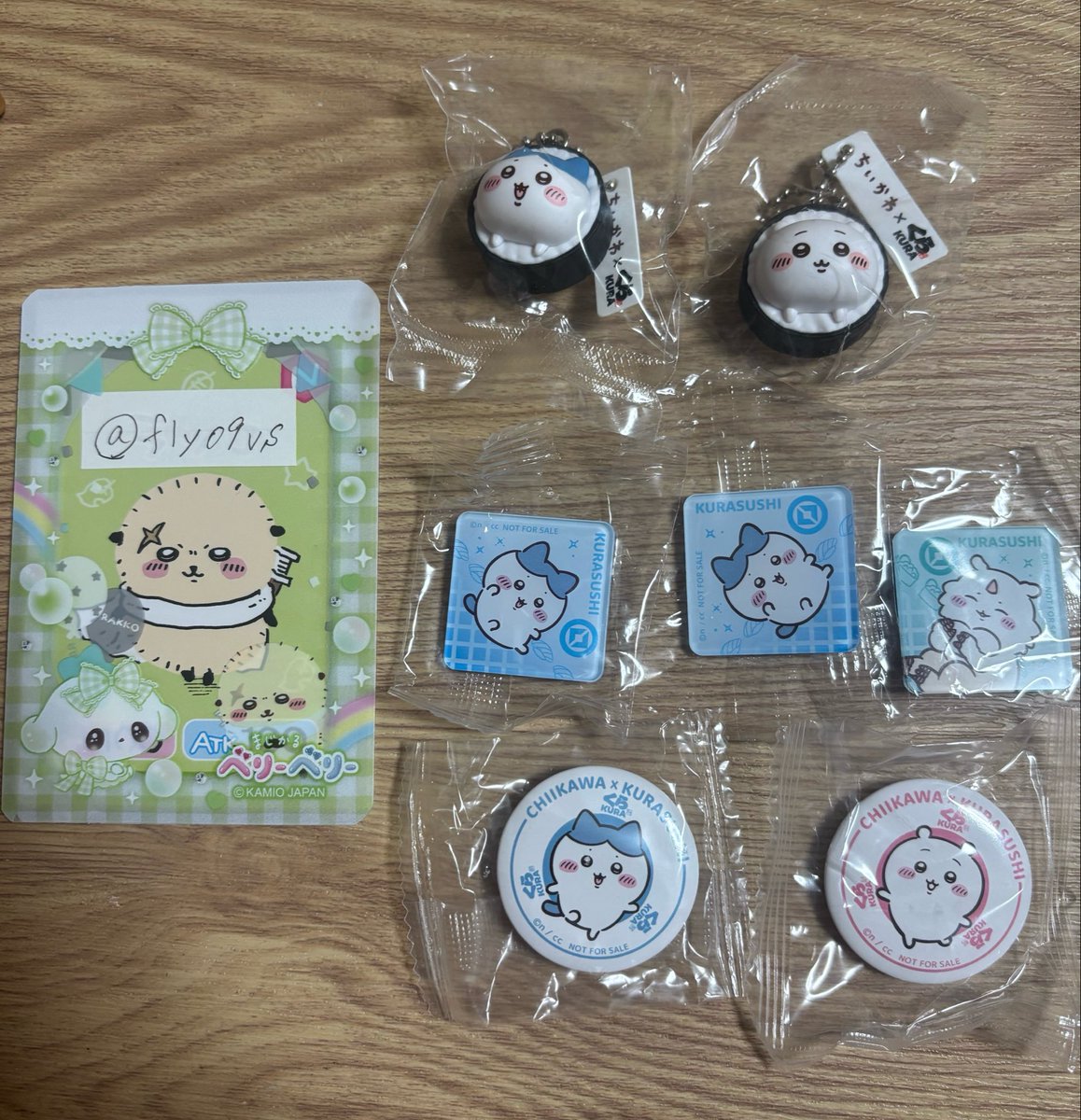 fly09vs's tweet photo. 交換　ちいかわ びっくらポン くら寿司

譲＞フィギュア：ハチワレ、ちいかわ
マグネット：ハチワレ、あのこ
缶バッジ：ハチワレ、ちいかわ

求＞フィギュア：うさぎ
アクリルマグネット：シーサー、うさぎ
缶バッジ：ラッコ

郵送または大阪市内手渡し
検索からでもお気軽にお声掛けください🙇🏻‍♀️ https://t.co/kxJFSphhvY