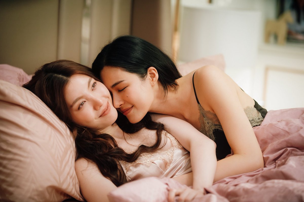 khwaamdee's tweet photo. @TALIZSA The more I watch LingOrm, the more captivating they become, especially in how they sustain emotions through every scene.

LINGORM ILF FINAL EP 
#วาดฝันวันวิวาห์ตอนจบ https://t.co/CwnoSy99sO