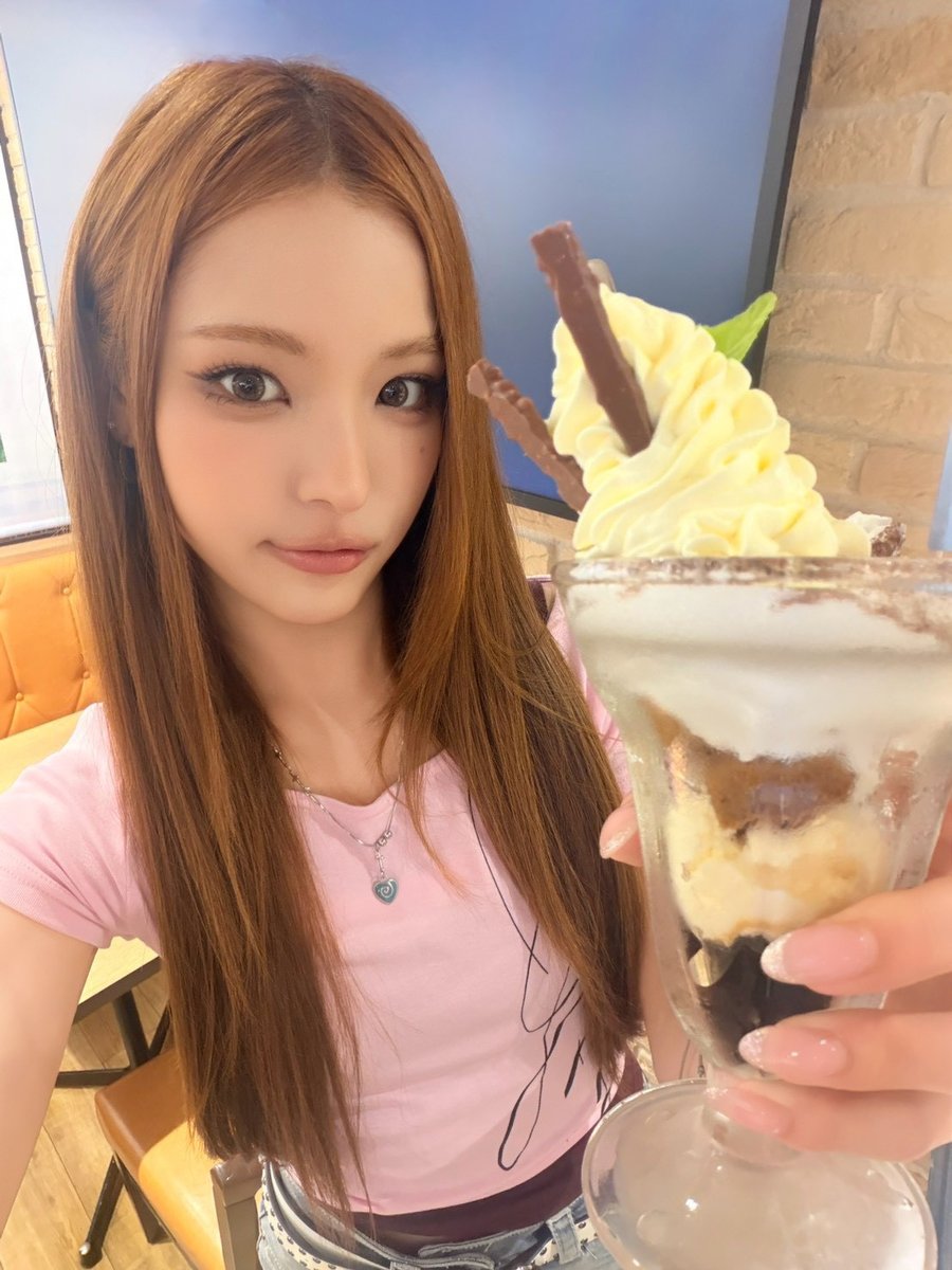 izna_offcl_jp's tweet photo. [iznaPIC_JP📷]  

／ 
izna × TOWER RECORDS CAFE☕️　＃MAI
＼

#izna #DUMB_HOT #マイ
#izna_JAPANDEBUT 
#HANDLEWITHCARE #izna_HANDLEWITHCARE https://t.co/qn52uAlUbi