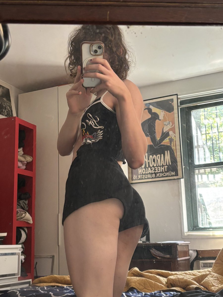 femboyleevvee's tweet photo. BLEHHHH first post happy femboy friday!!

#femboy #femboyfriday https://t.co/kcmaG70KOI