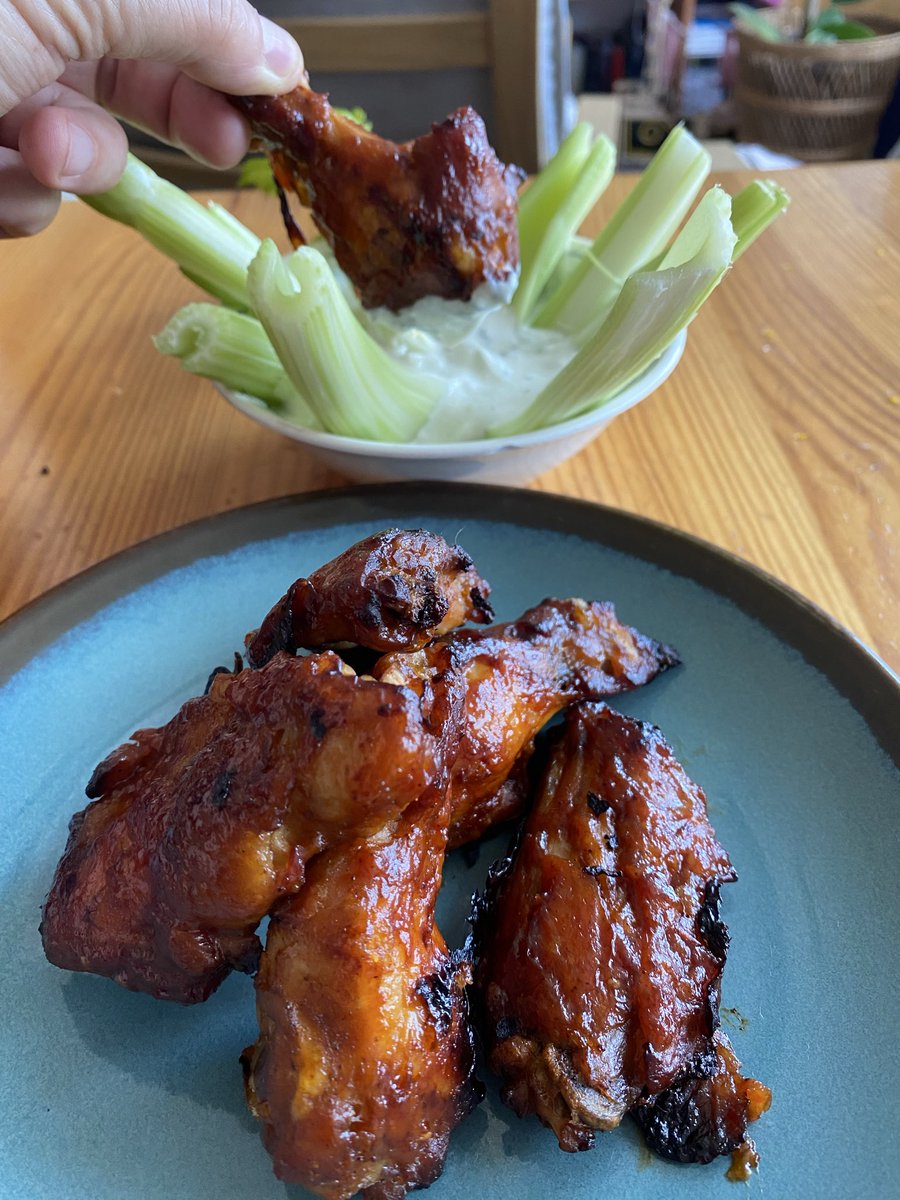 Stephan75486421's tweet photo. @jwalkermobile My world famous chicken with blue cheese sauce I made with real Roquefort!!bon appétit! https://t.co/jbvtQnxBEq