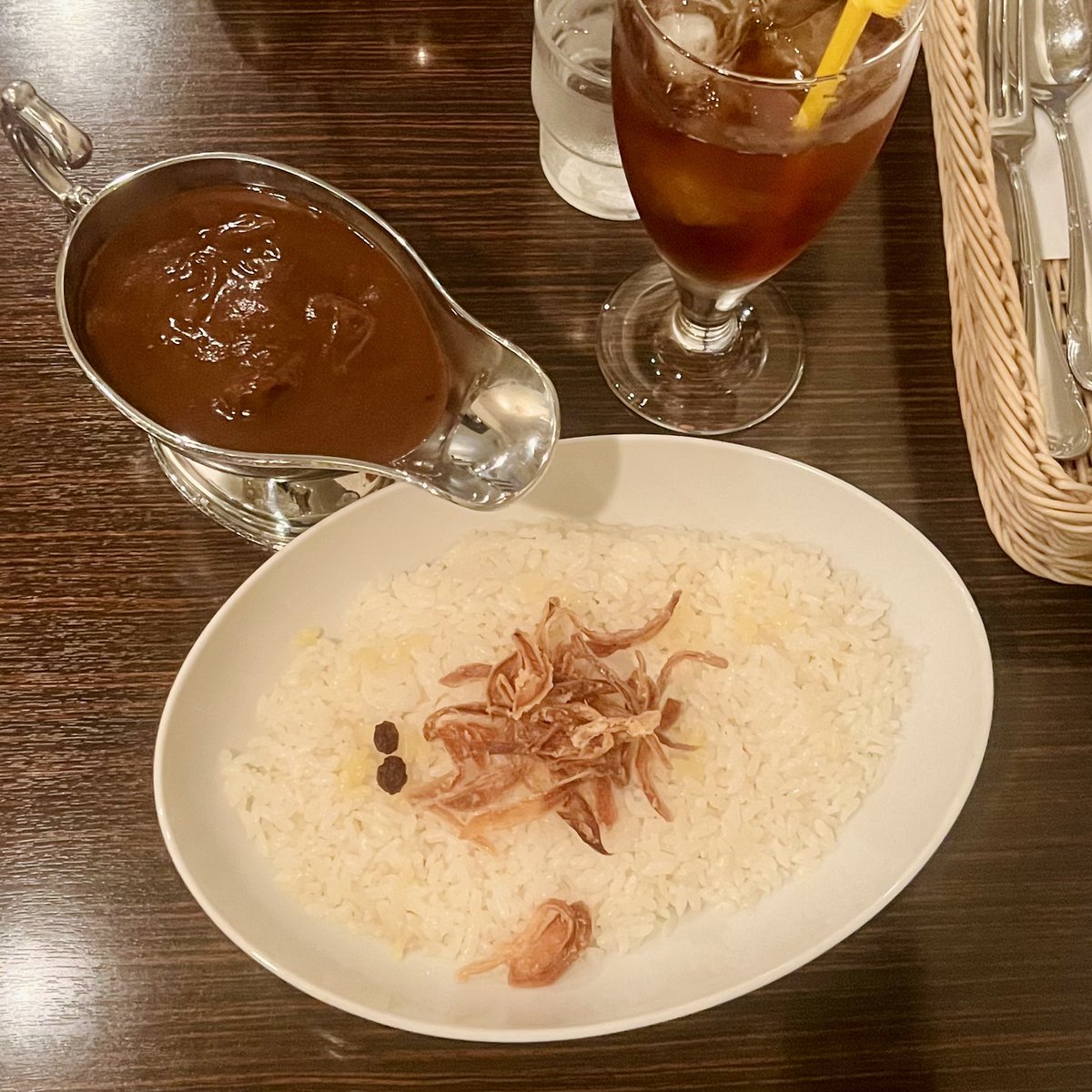 sasachu_'s tweet photo. 神田カレー街食べ歩きスタンプラリー 
61〜64店目
くずわしょく香季庵日本橋店 神田駅
自家製香李庵カレー 1,200円
欧風カレーソレイユ 半蔵門駅
黒毛和牛のビーフカレー2,150円
kkrホテル東京 竹橋駅
ブラックビーフカレー 1,300円
サデックトウキョウ 淡路町駅
シーフードカレー 1,700円 https://t.co/BAc9K3yWqd