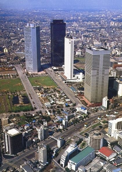japan70to10's tweet photo. 1975年頃、新宿副都心 https://t.co/hW7flTix94