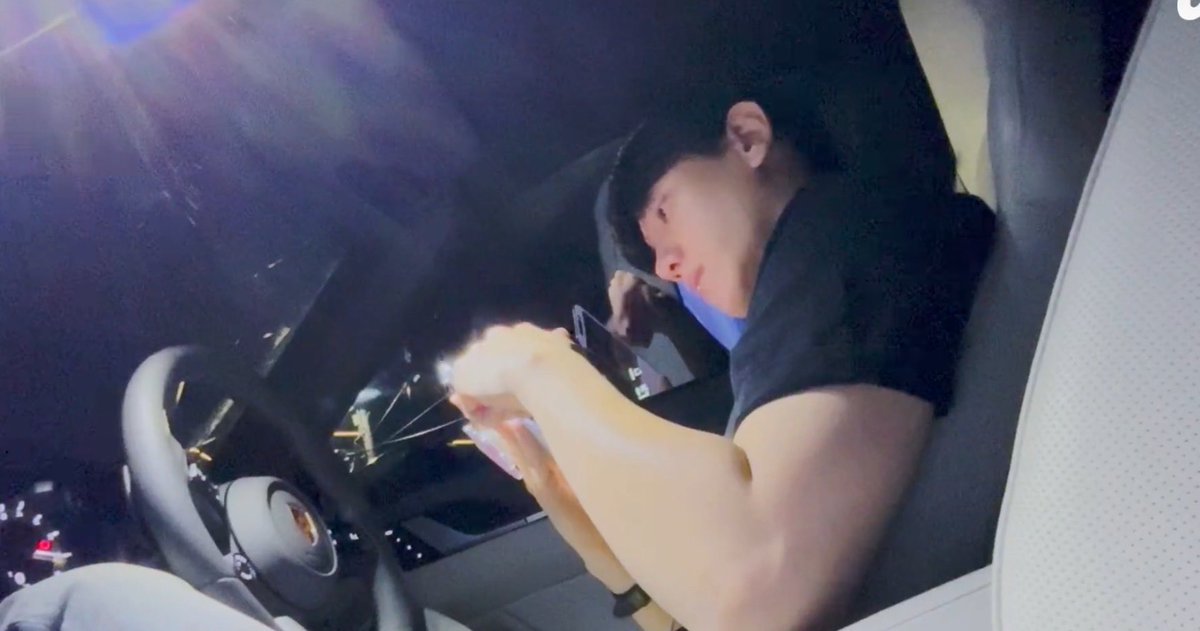 bae05061120's tweet photo. 이 팔💪 남자다움 최고다ㅋㅋㅋㅋ #변백현   #baekhyun #백현 B_hundred_Hyun https://t.co/wqqW8zFaLf