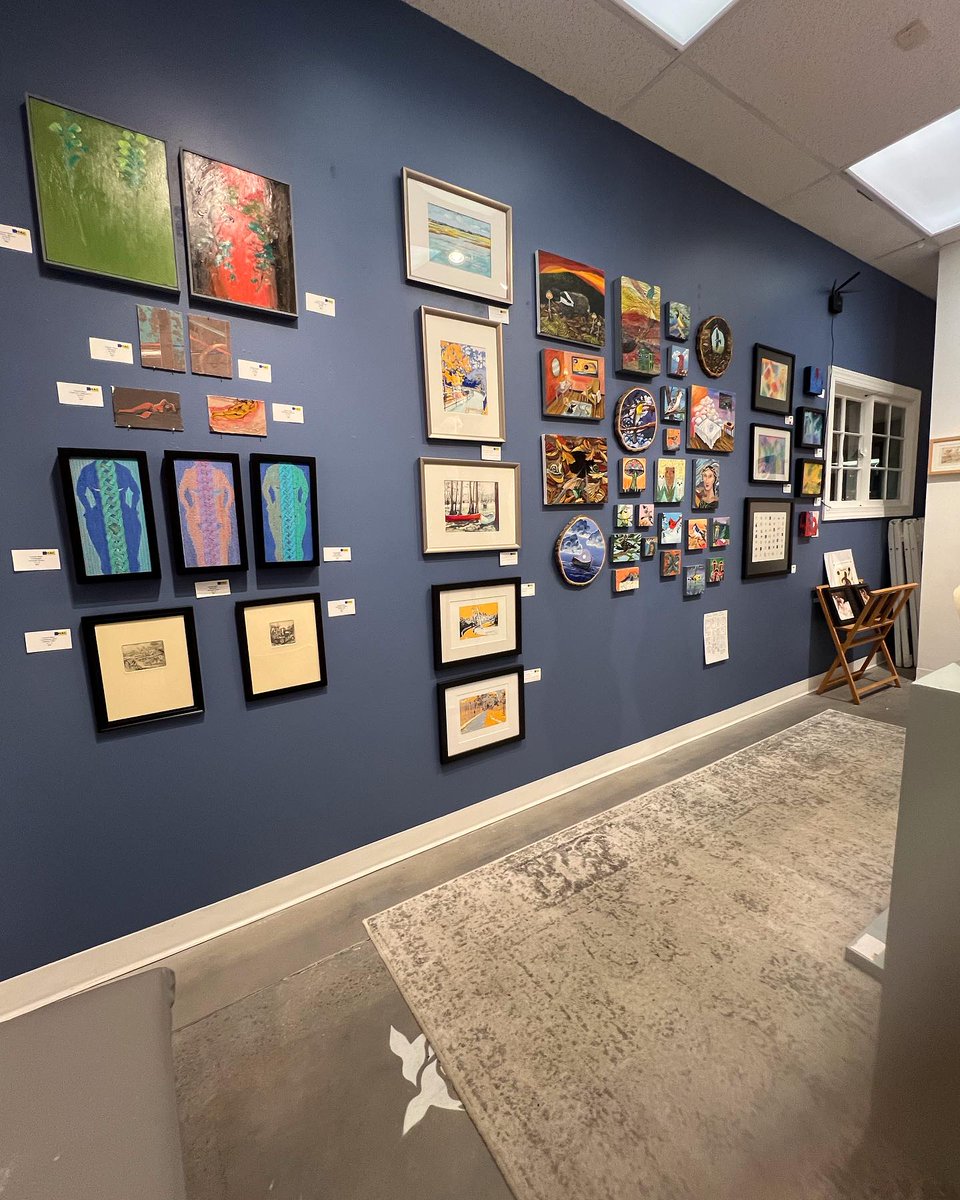 Ellenmoraes15's tweet photo. Thanksgiving Day, City Market Artist Collective is open 11–6. Bring your visiting family and friends to enjoy great art at 300 A Blake Street in Historic Downtown City Market, Raleigh. https://t.co/b68kL7v7Tp