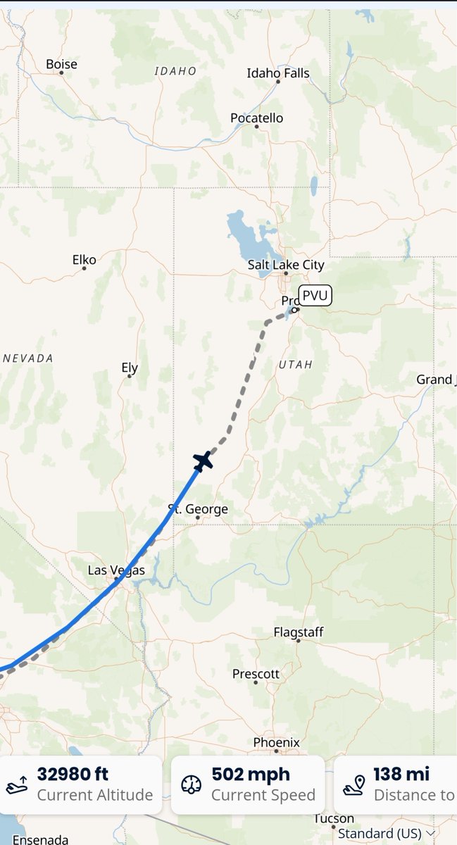 JackCrossfeld's tweet photo. @SpaceX @elonmusk This is so nice, flying at 32,000 ft, and with starlink connection... its a Sure Shot. https://t.co/9GBaCpTJ95