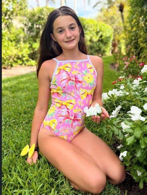Alishaxyz01's tweet photo. Sunshine mixed with sweetness 🤩🌸 #teenage‌ee #teenagers https://t.co/egCEPfqF3C