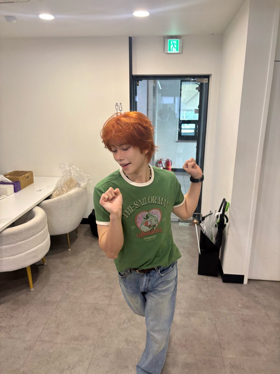 ALL_ABOUT_MJ_'s tweet photo. 260905 엠스타그램 🤭 (1/3)
#아스트로 #엠제이 #김명준 #ASTRO #MJ https://t.co/hKq3NUaidD