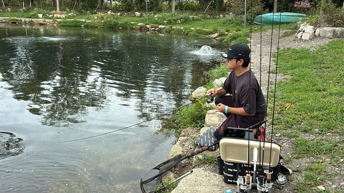 MASUTOMO_TROUT's tweet photo. 久々に高島の泉へ行ってきました😊

約4年働いた釣具屋を辞めて、
「自分の釣具屋を持ちたい」と一念発起。

…まだ次の仕事も決まってません😂

でも、ここから少しずつ。

MASUTOMOでは実際に管理釣り場へ通って、最近のパターンやルアー、タックルなどリアルな情報を発信していきます🎣

「釣り人が欲しいと思える釣具屋」
そんな店を目指して頑張ります。
#MASUTOMO #エリアトラウト #管理釣り場