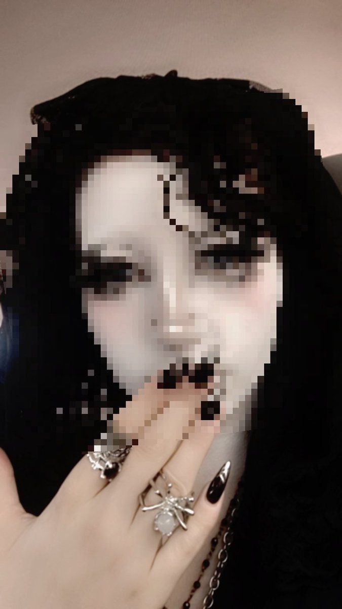 CharmedChills's tweet photo. ๐ฆ๐ค๐ท๏ธ #gothfashion https://t.co/JjeitNhP7R