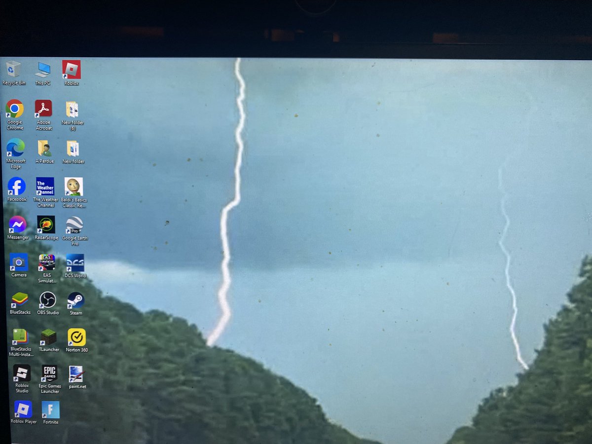 PerdueWx's tweet photo. How do you like my PC Wallpaper https://t.co/qXTvFZJ9b8