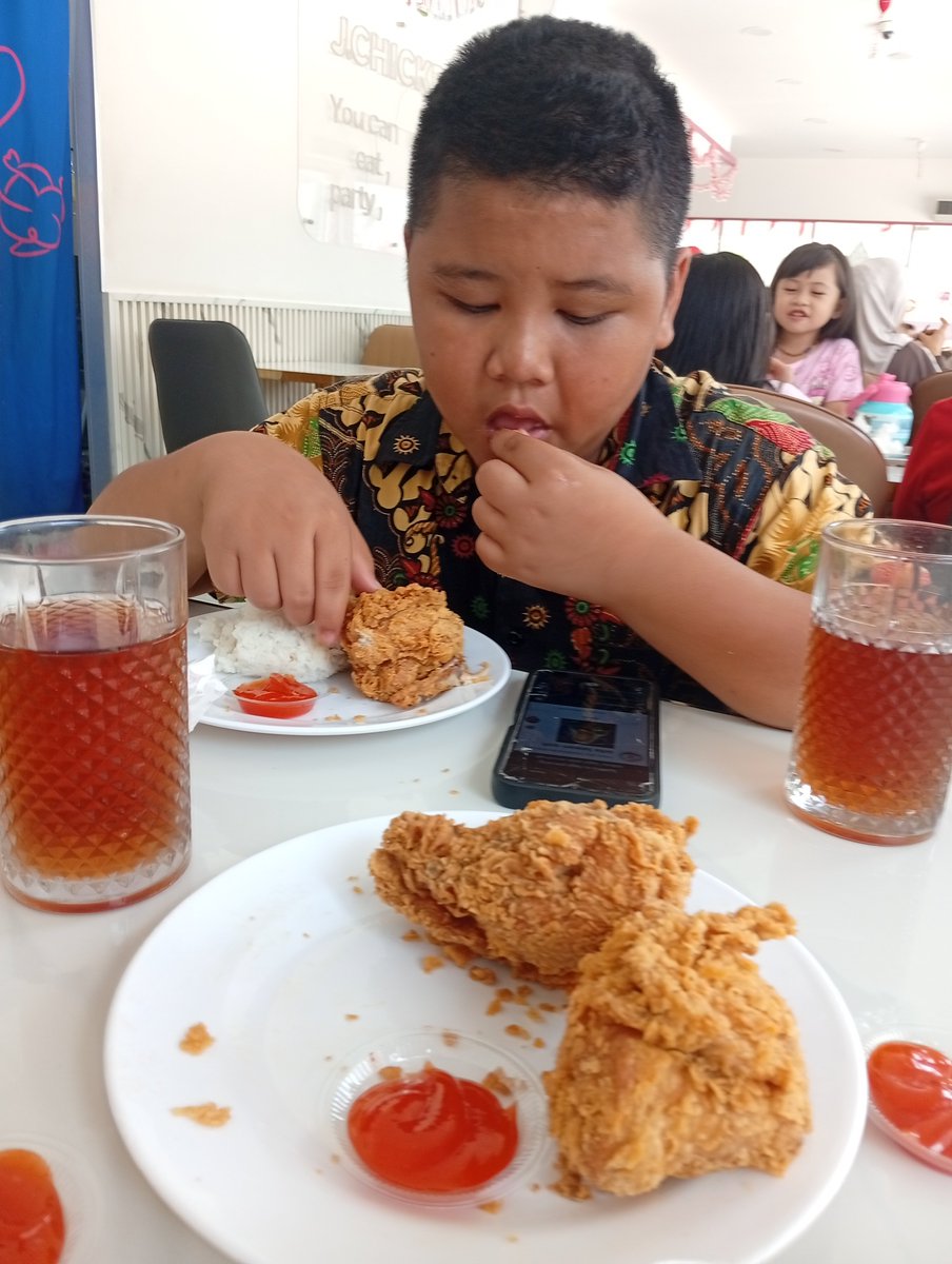 My_tunasjayaban's tweet photo. Istirahat sejenak untuk makan siang adalah investasi terbaik agar sisa harimu berjalan lancar https://t.co/j8yGq11XdJ