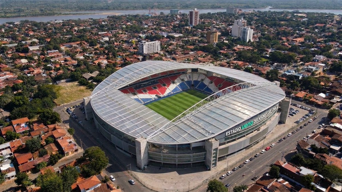 ObrasLuque's tweet photo. ¿Y si nuestros estadios tuvieran otra cara? 🏟️✨ Arranco una serie diaria donde la IA rediseña los estadios paraguayos. El primero: la casa de la selección nacional 🇵🇾. 

📍 Estadio Defensores del Chaco.
Capacidad: 42 mil espectadores. https://t.co/YkjKdStjle