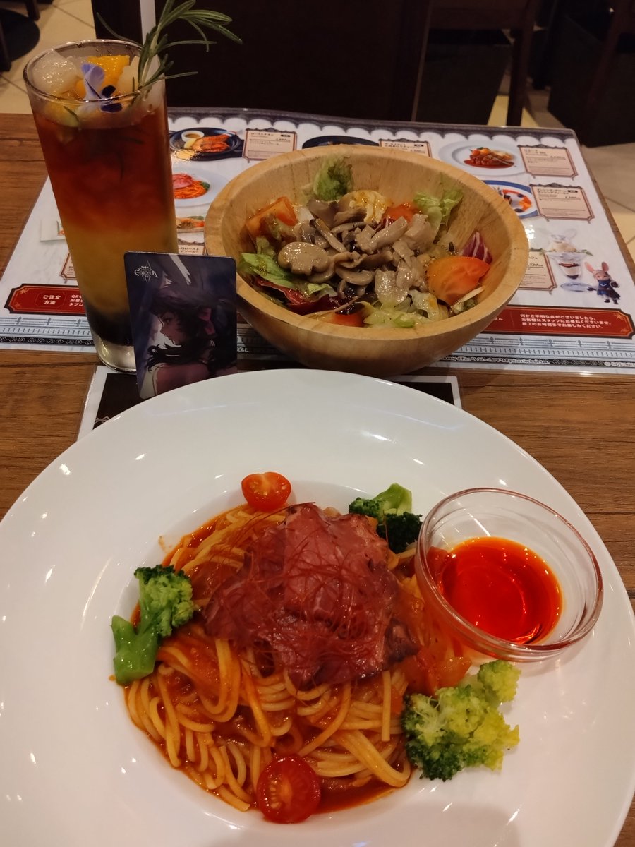 silmilky's tweet photo. #FF14 #エオルゼアカフェ #エオカフェ #パセラリゾーツ横浜関内店

横浜店今期最後の後期メニューを食べにきました✨

後期メニューの一番のお気に入りは、『ファットキャットふわふわスモア』😹☕
ホットココアの上に、マシュマロにチョコシロップと生ホイップクリームの組合せは間違いなく美味しい💕 https://t.co/7KU4tIuCtp