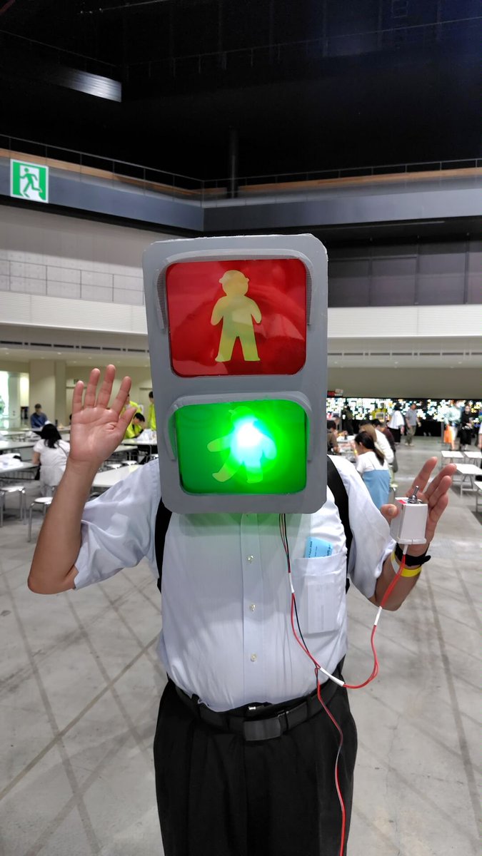 primera1404's tweet photo. ＃デイリーポータルＺ
＃Makerfaire
信号機になりました！ https://t.co/yQKHknwqcj