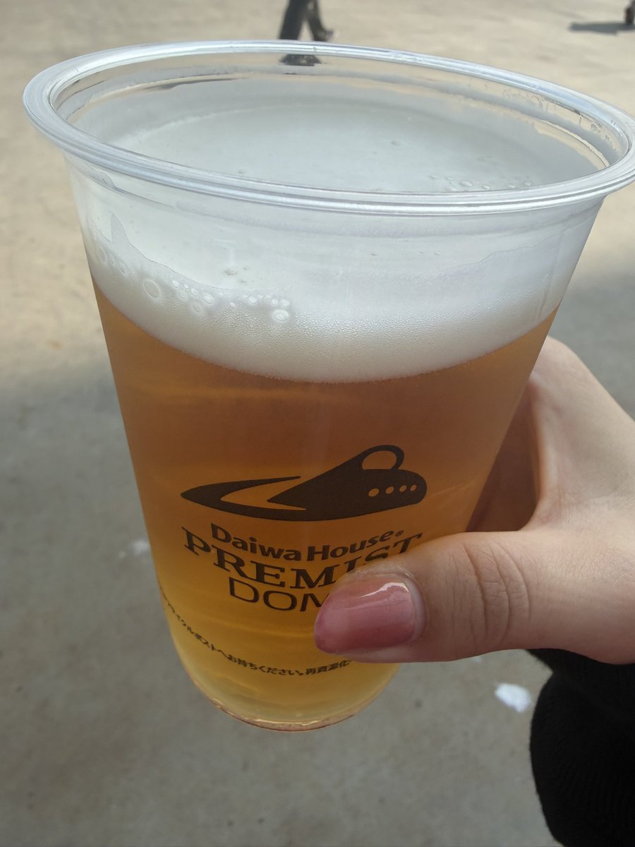 sato__neet's tweet photo. お祭りきてます❣️今暖かいからビールうまー！

本日もこのあと23時かららふいますよろしくね😃生き残りたい❗️ https://t.co/Z4CmvQlVPF