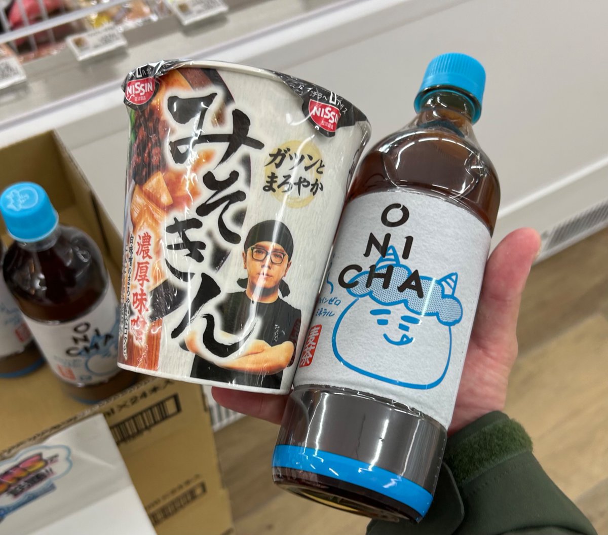 TjrayWan's tweet photo. @hikakin @hikakin_premium @onicha_jp 私ONICHA大好きの台湾人
私日本旅行の頃ONICHA 每日飲む https://t.co/e1CxOayNAM