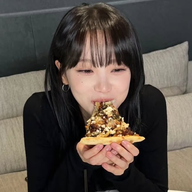 minminasaa's tweet photo. 🥺🩷 https://t.co/v8ztmHno6U