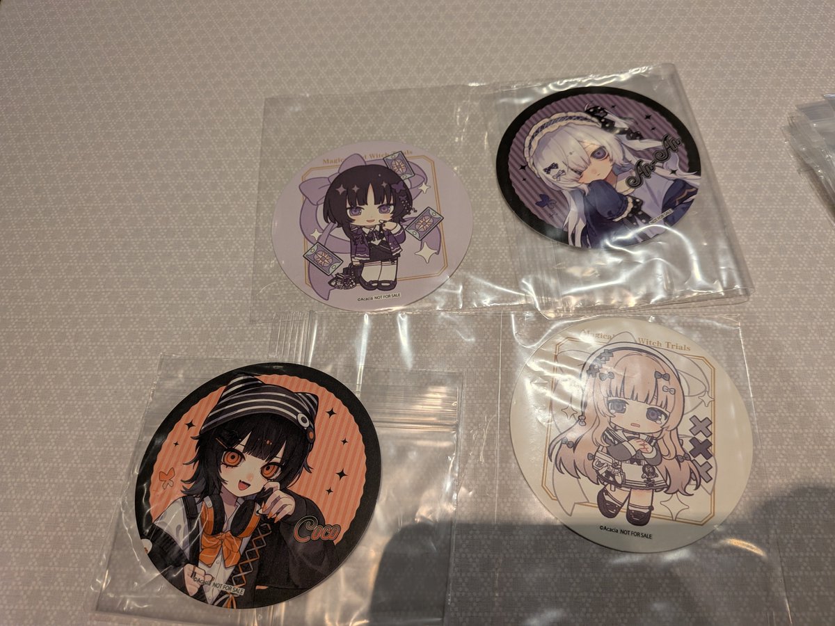 ravi_a92's tweet photo. 交換　魔法少女ノ魔女裁判　まのさば　ダイバーシティ

【譲】画像のもの

【求】(同商品同士交換希望)
スタンプラリー　ハンナ＞エマ ヒロ
特典ブロマイド　ヒロ
トレーディング缶バッジ　シェリー
トレーディングカード　シェリー＞ハンナ
コースター　シェリー＞ハンナ

16時まで現地にいます〜 https://t.co/yNHkcNgLhA