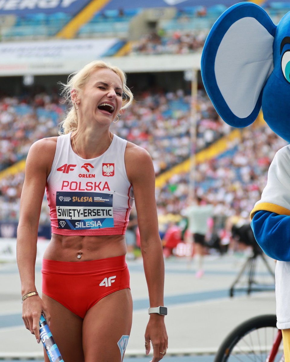 Youthrunner's tweet photo. Justyna Święty-Ersetic at competed as part Poland Legends Relay at the Silesia Diamond League. 
Photos by #KlotzImages #YouthRunner #relays https://t.co/H12SWU4b4c