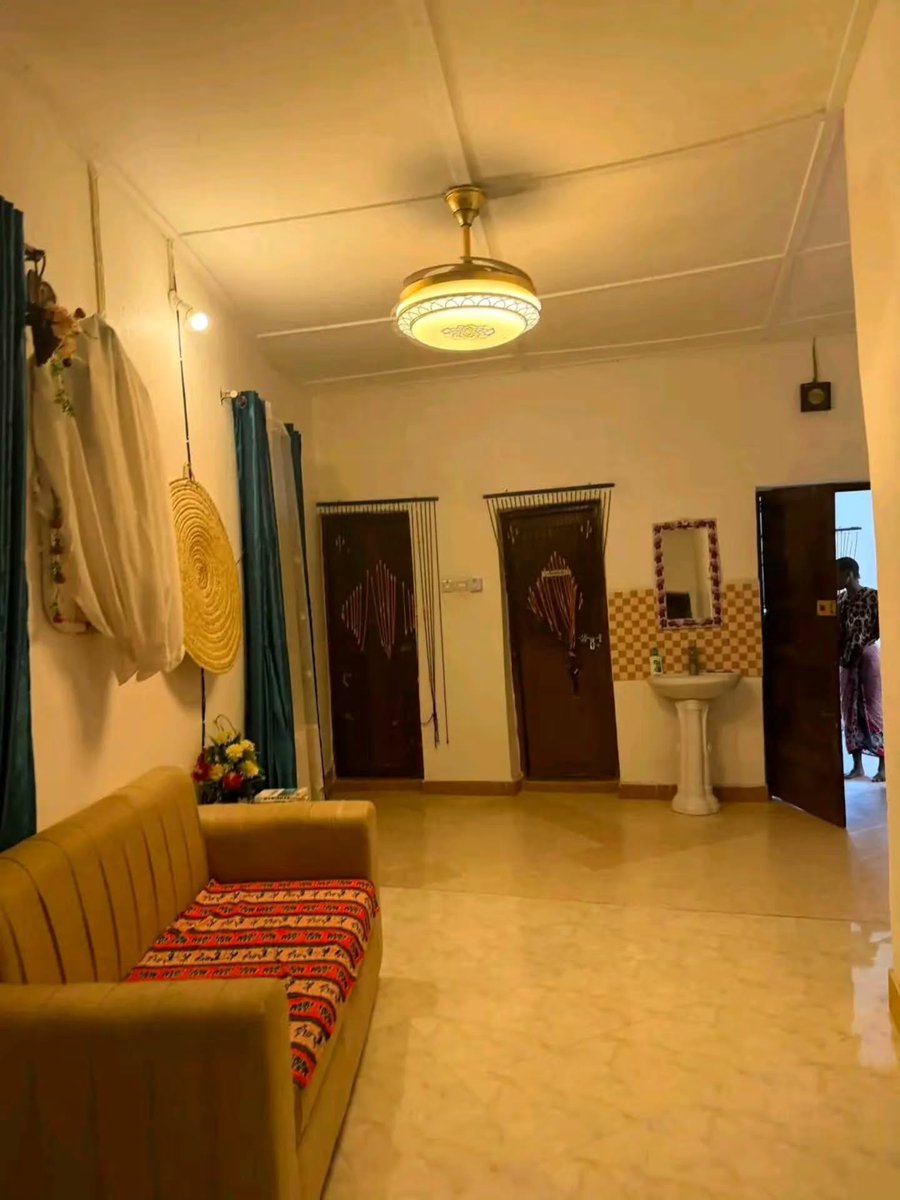 Bl3n's tweet photo. Airbnb Stone Town: Double rooms from Tsh 85, 000 per day. Private or shared bathroom options. Breakfast, fan, AC and Wi-Fi included. Twin rooms available with 2 single beds. Call 0653007438 https://t.co/0dPSMrGRcW