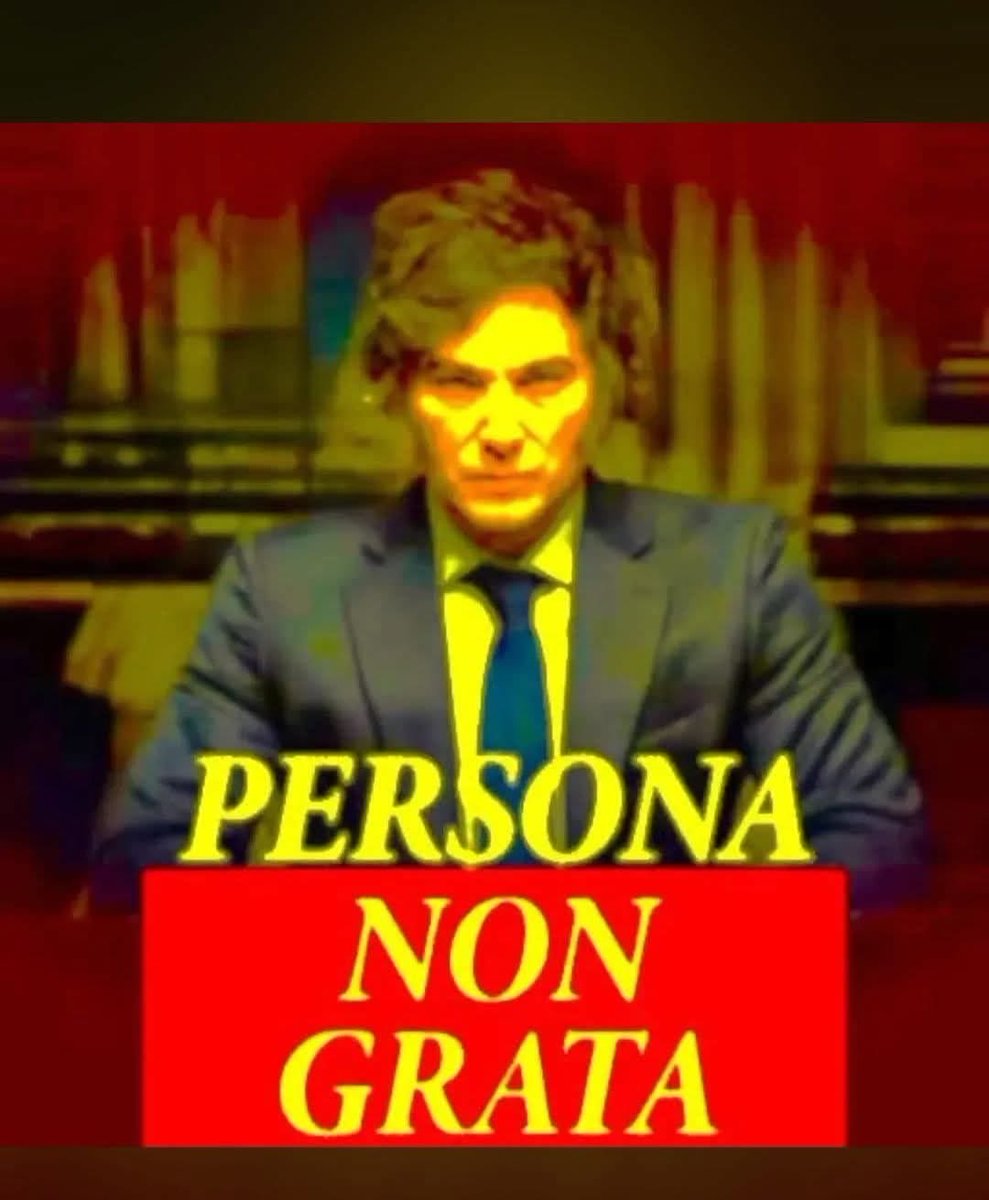 p4purrip0p's tweet photo. Este cerdo fascista NUNCA MÁS ENTRARÁ A CHILE https://t.co/mxE2309HvP