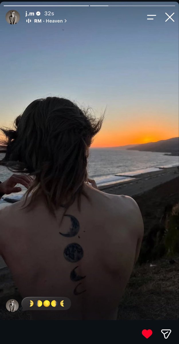 info_jimin's tweet photo. MEU DEUS, FUI EU QUEM PEDIU! LINDO! LINDO! LINDO!

#JIMIN compartilhou novas fotos de um momento à beira-mar em seus stories do Instagram. 💛 https://t.co/BHrSoXg3Wa