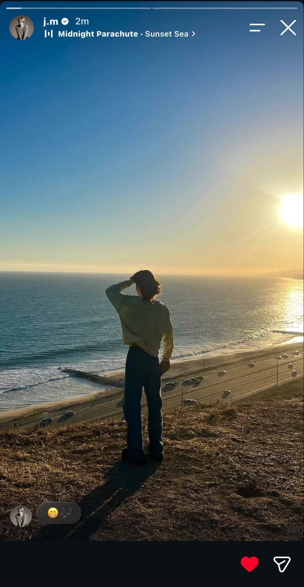 info_jimin's tweet photo. MEU DEUS, FUI EU QUEM PEDIU! LINDO! LINDO! LINDO!

#JIMIN compartilhou novas fotos de um momento à beira-mar em seus stories do Instagram. 💛 https://t.co/BHrSoXg3Wa