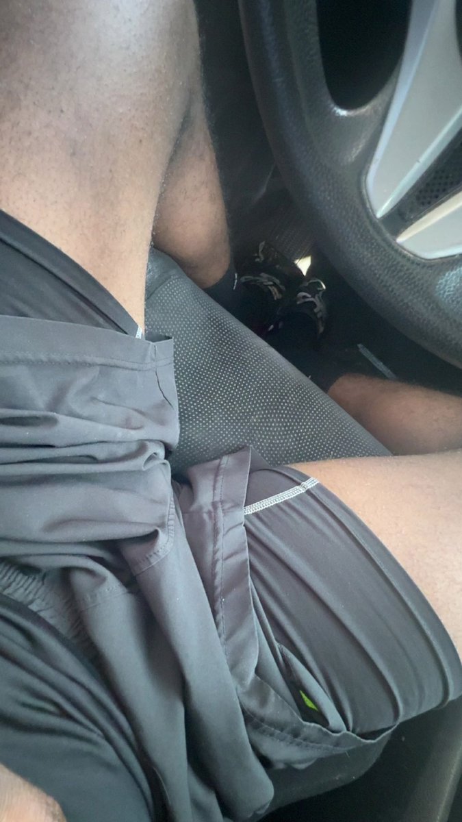 jdmon024's tweet photo. pick a view #dom #blackmen #guyfeet https://t.co/acuWP83aPZ