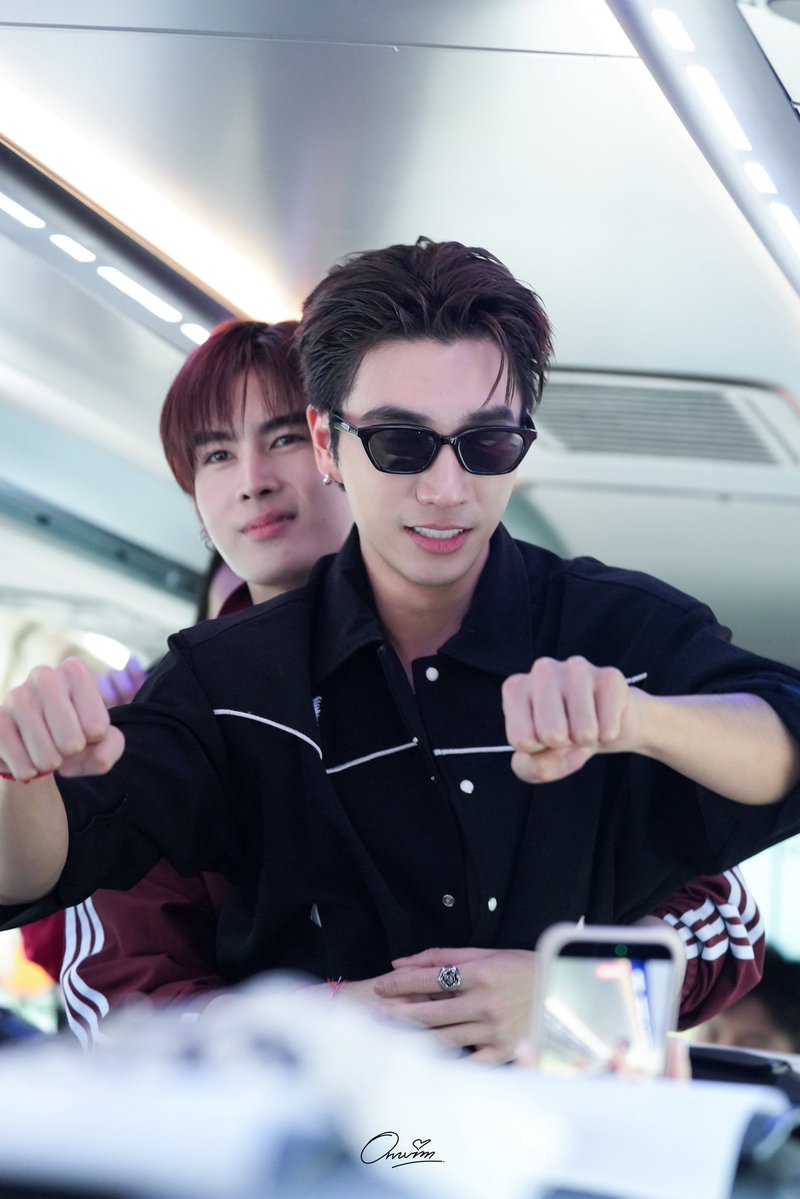 ornvim's tweet photo. นู๋ไอยข้า ใครอย่าแตะ ป่ะ 😳🤣

PERTHSANTA PEAK ROMANCE
#UltimateBrewcationxPS
#DaoCoffeeXPerthSanta https://t.co/vrQQ3TAEzT