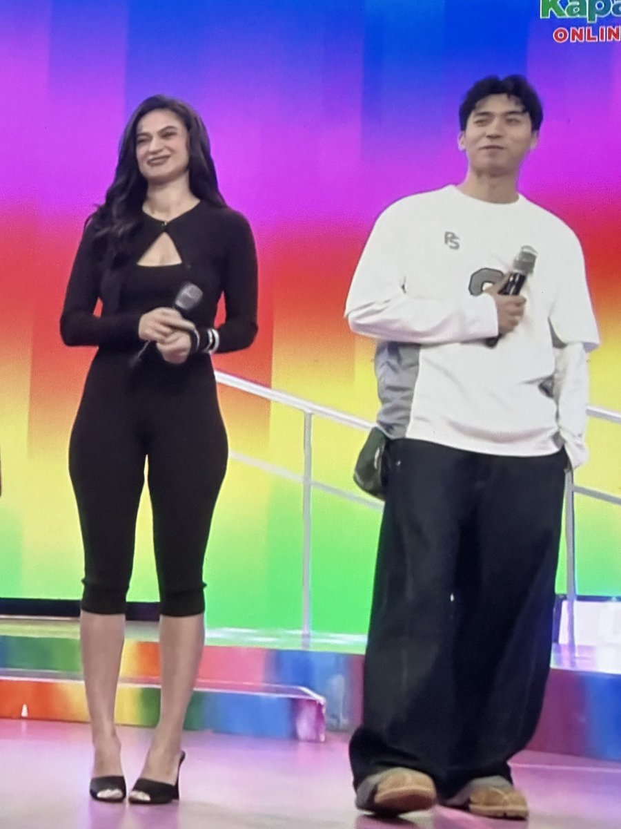 jennakamille's tweet photo. Brent nakatabi nanaman sa crush niyang si Anne Manalo

SABADOSE OF BRENTAMINS https://t.co/PrcqfeqZ5n