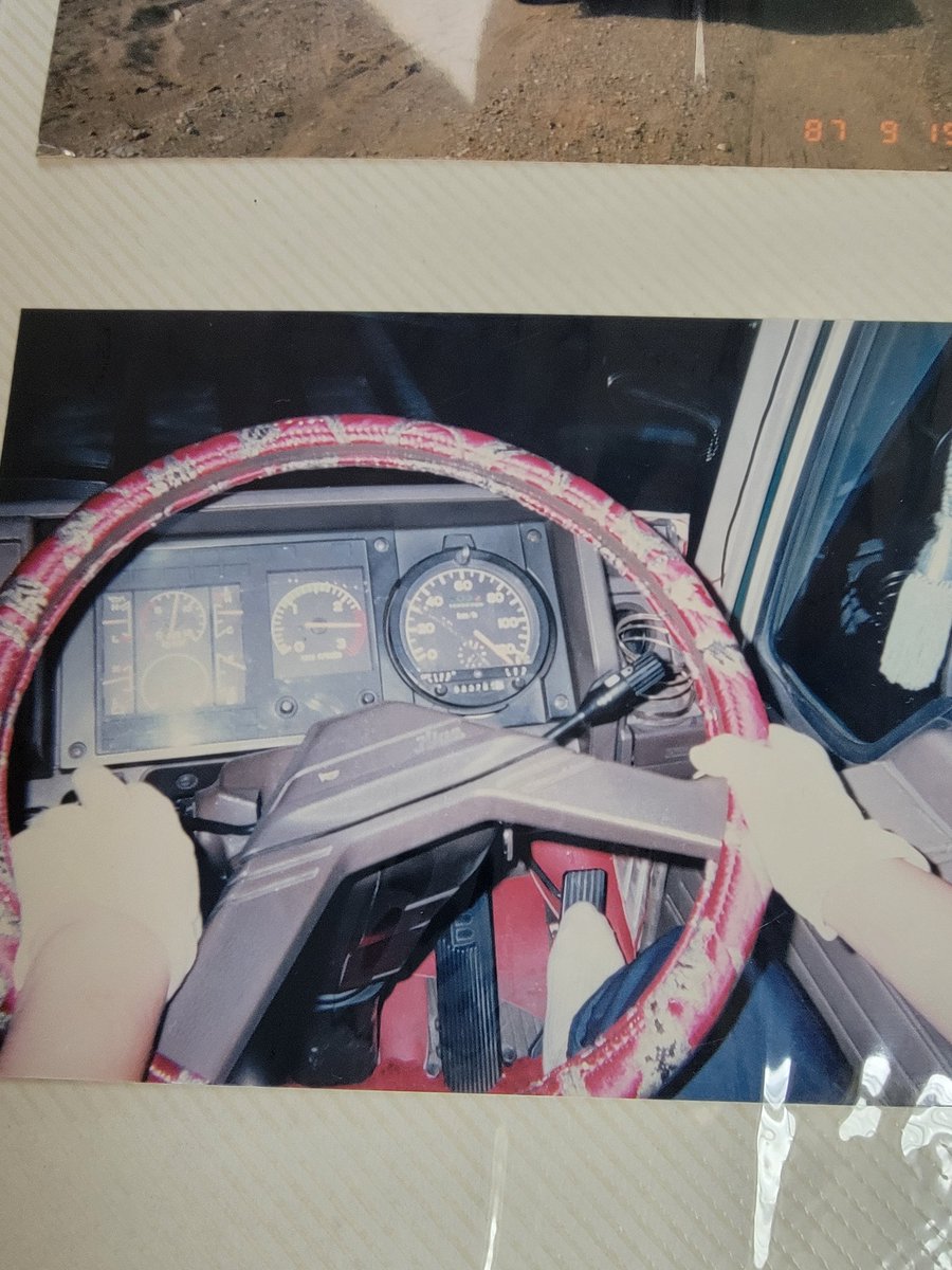 mitu8269's tweet photo. 日野スーパードルフィン🚚昔は、良かったよ😌 https://t.co/z6HQ579fGL