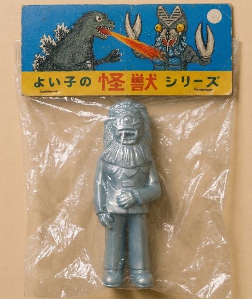dape_man's tweet photo. 駄玩具コレクターN氏のコレクションより「メーカー不明 死神猿人？ポリ人形」 https://t.co/zcJOwOzDfV