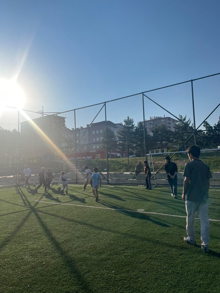 Sivasulkuooob58's tweet photo. Sivas Ülkü Ocakları Ortaöğretim Birimi olarak, İsmail Gaspıralı Ortaöğretim Yaz Gelişim Programları Kapsamımda Futbol etkinliği gerçekleştirdik.
@ayyildirim1 
@alicelik2023 
@UmurGuzerin 
@bahadrgkmn 
@MertYigit5800 https://t.co/uqKk1aPUKV