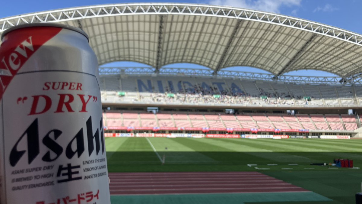 rmad7's tweet photo. かんぱーい🍻🎵 https://t.co/m8q4lMSXzR