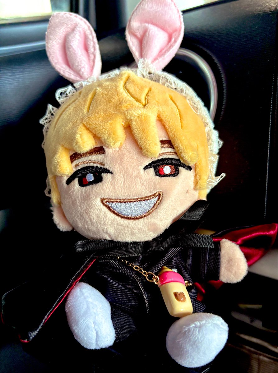 fta253's tweet photo. じぇすまる(独自の愛称)にいっぱいつけた！ゴテゴテしてる🤣🤣🤣
うさみみと🍼はお家にいるきょもめろたん用なんだけどね！！！！ https://t.co/80KU46s85G