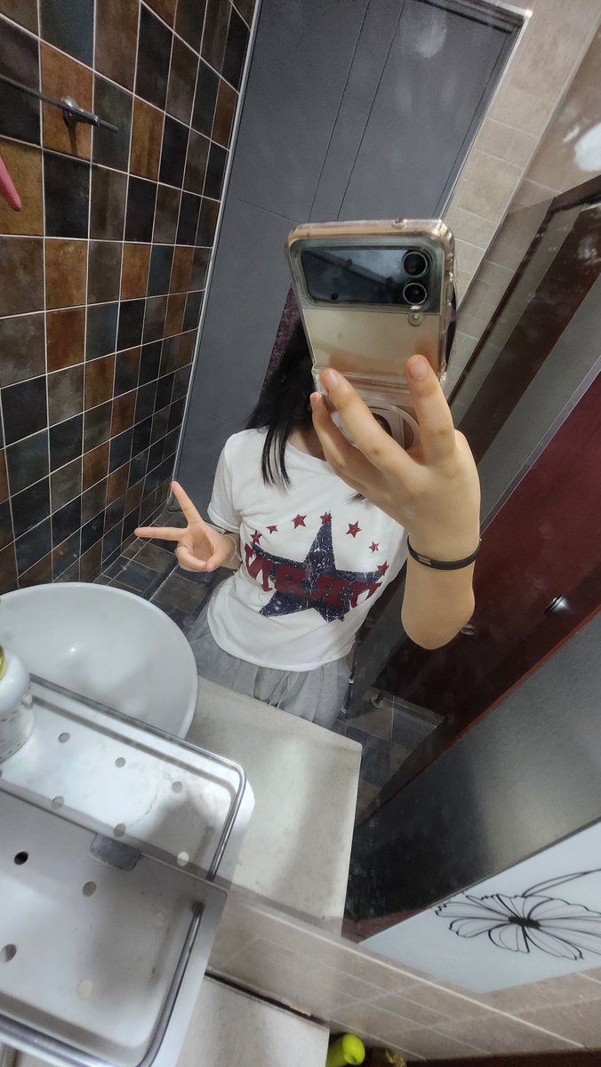 k1tty_00's tweet photo. https://t.co/MVA5aQ5e1Y