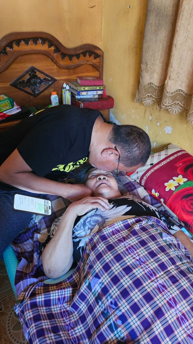 msaid_didu's tweet photo. Innalillahi wa Inna Ilaihi Rojiun.
Telah berpulang ke Rahmatullah Kakak saya Hajjah Sitti Janariah Didu, 5 September 2026 di RS Lasinrang Pinrang, usia 72 tahun.
Selamat jalan Kakakku.
Insya Allah kami ketemu di surga.
Alfatihah buat Kakakku yg baik dalam segala hal.
Mohon dimaafkan dosa dan kesalahan Almarhumah