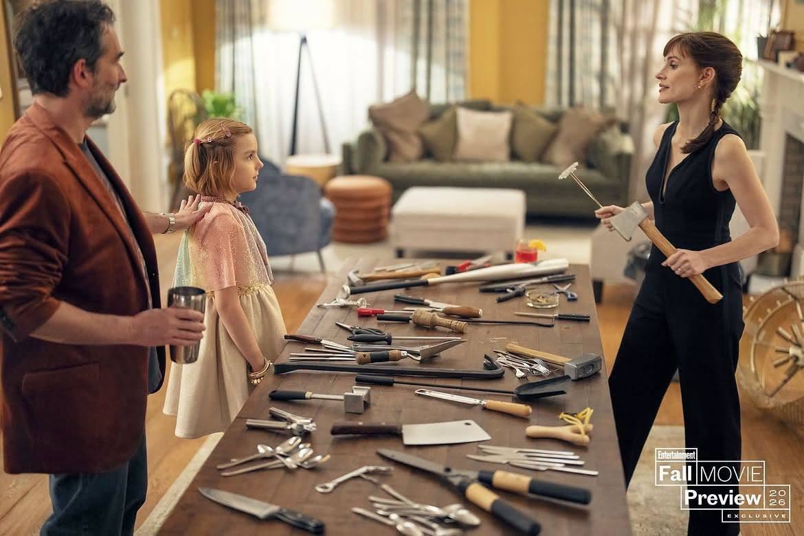 RuthStyles5's tweet photo. Imagens inéditas de “Mãe”, novo terror de produção brasileira, foram reveladas. A trama acompanha uma garota que se conecta a uma entidade sinistra com a aparência de sua mãe. Estreia em 29 de outubro nos cinemas. https://t.co/ou3aGVYXhn
